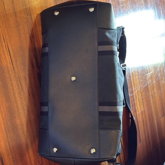 Gucci Men's Black Designer Duffle Bag 22.5x15x10 - Picture 6 of 15